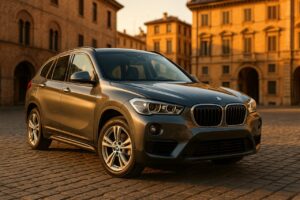 BMW X1 usato parcheggiato in una città italiana, guida tecnica noleggio a lungo termine